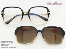 Cargar imagen en el visor de la galería, <div title='Genero UNISEX | Forma CUADRADO | Color CAFÉ TRASPARENTE | COMPLETO | 142mmANCHOTOTAL | 52mmANCHODELENTE | 49mmALTURADELENTE | 20mmPUENTE | 138mmLONG' > 95319 C4 </div>