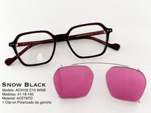 Cargar imagen en el visor de la galería, <div title='Genero UNISEX | Forma CUADRADO RECTANGULAR | Color VINO | COMPLETO | 136mmANCHOTOTAL | 49mmANCHODELENTE | 39mmALTURADELENTE | 18mmPUENTE | ' > AC9102 C15 WINE </div>