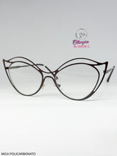 Cargar imagen en el visor de la galería, <div title='Genero MUJER | Forma GATO | Color CAFE | COMPLETO | 146mmANCHOTOTAL | 54mmANCHODELENTE | 45mmALTURADELENTE | 20mmPUENTE | 140mmLONGITUDDEVARILLA | ' > BL-66038 C </div>