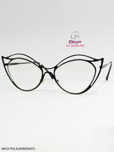 Cargar imagen en el visor de la galería, <div title='Genero MUJER | Forma GATO | Color NEGRO | COMPLETO | 146mmANCHOTOTAL | 54mmANCHODELENTE | 45mmALTURADELENTE | 20mmPUENTE | 140mmLONGITUDDEVARILLA |' > BL-66038 NN </div>