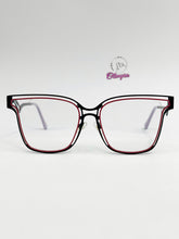 Cargar imagen en el visor de la galería, <div title='Genero MUJER | Forma CUADRADO | Color NEGRO ROJO | COMPLETO | 147mmANCHOTOTAL | 53mmANCHODELENTE | 46mmALTURADELENTE | 17mmPUENTE | 140mmLONGITUDDEV' > BL-66045 C1 </div>
