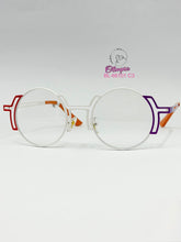 Cargar imagen en el visor de la galería, <div title='Genero | Forma UNISEX REDONDO | Color BLANCO MORADO | ROJO | COMPLETOmmANCHOTOTAL | 140mmANCHODELENTE | 45mmALTURADELENTE | 21mmPUENTE | 140mmLONGIT' > BL-66101 C3 </div>