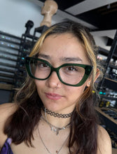 Cargar imagen en el visor de la galería, <div title='MUJER | CUADRADO GATO | GATO | ACETATO | VERDE | | Tipo Lente COMPLETO' > F2609 C5 </div>