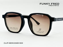 Cargar imagen en el visor de la galería, <div title='Genero CLIP-ON | Forma UNISEX CUADRADO | Color NEGRO | | COMPLETOmmANCHOTOTAL | 139mmANCHODELENTE | 50mmALTURADELENTE | 46mmPUENTE | 19mmLONGITUDDE' > FRED-2709 C2 </div>