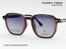 Cargar imagen en el visor de la galería, <div title='Genero CLIP-ON | Forma UNISEX CUADRADO | Color CAFE | | COMPLETOmmANCHOTOTAL | 139mmANCHODELENTE | 50mmALTURADELENTE | 46mmPUENTE | 19mmLONGITUDDEV' > FRED-2709 C4 </div>
