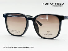 Cargar imagen en el visor de la galería, <div title='Genero CLIP-ON | Forma UNISEX CUADRADO | Color NEGRO | | COMPLETOmmANCHOTOTAL | 140mmANCHODELENTE | 52mmALTURADELENTE | 46mmPUENTE | 18mmLONGITUDDE' > FRED-2710 C1 </div>