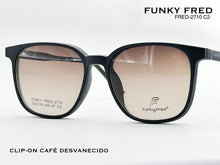 Cargar imagen en el visor de la galería, <div title='Genero CLIP-ON | Forma UNISEX CUADRADO | Color NEGRO | | COMPLETOmmANCHOTOTAL | 140mmANCHODELENTE | 52mmALTURADELENTE | 46mmPUENTE | 18mmLONGITUDDE' > FRED-2710 C2 </div>