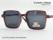 Cargar imagen en el visor de la galería, <div title='Genero CLIP-ON | Forma UNISEX CUADRADO | Color CAFE | | COMPLETOmmANCHOTOTAL | 140mmANCHODELENTE | 51mmALTURADELENTE | 43mmPUENTE | 19mmLONGITUDDEV' > FRED-2714 C4 </div>