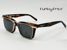 Cargar imagen en el visor de la galería, <div title='Genero MUJER | Forma CUADRADO RECTANGULAR | Color CAREY | COMPLETO | 140mmANCHOTOTAL | 50mmANCHODELENTE | 38mmALTURADELENTE | 17mmPUENTE | 145MMLONG' > FRED-3306SP C5 </div>