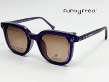 Cargar imagen en el visor de la galería, <div title='Genero UNISEX | Forma CUADRADO | Color MORADO | COMPLETO | 150mmANCHOTOTAL | 50mmANCHODELENTE | 45mmALTURADELENTE | 24mmPUENTE | 146MM LON' > FRED-3402SP C3 </div>