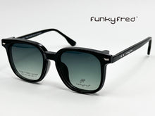 Cargar imagen en el visor de la galería, <div title='Genero UNISEX | Forma CUADRADO | Color NEGRO | COMPLETO | 140mmANCHOTOTAL | 49mmANCHODELENTE | 45mmALTURADELENTE | 19mmPUENTE | 145MM LONG' > FRED-3403SP C1 </div>