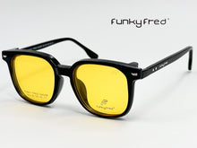 Cargar imagen en el visor de la galería, <div title='Genero UNISEX | Forma CUADRADO | Color NEGRO | COMPLETO | 140mmANCHOTOTAL | 49mmANCHODELENTE | 45mmALTURADELENTE | 19mmPUENTE | 145MM LONG' > FRED-3403SP C1 </div>