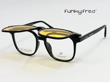 Cargar imagen en el visor de la galería, <div title='Genero UNISEX | Forma CUADRADO | Color NEGRO | COMPLETO | 140mmANCHOTOTAL | 49mmANCHODELENTE | 45mmALTURADELENTE | 19mmPUENTE | 145MM LONG' > FRED-3403SP C1 </div>