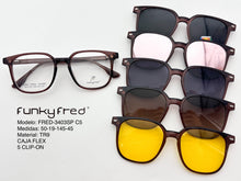 Cargar imagen en el visor de la galería, <div title='Genero UNISEX | Forma CUADRADO | Color CAFE | COMPLETO | 140mmANCHOTOTAL | 49mmANCHODELENTE | 45mmALTURADELENTE | 19mmPUENTE | 145MM LONGI' > FRED-3403SP C5 </div>