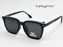 Cargar imagen en el visor de la galería, <div title='Genero UNISEX | Forma CUADRADO | Color NEGRO | COMPLETO | 140mmANCHOTOTAL | 51mmANCHODELENTE | 45mmALTURADELENTE | 19mmPUENTE | 145MM LONG' > FRED-3404SP C1 </div>