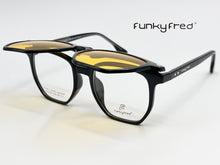 Cargar imagen en el visor de la galería, <div title='Genero UNISEX | Forma CUADRADO | Color NEGRO | COMPLETO | 145mmANCHOTOTAL | 51mmANCHODELENTE | 45mmALTURADELENTE | 22mmPUENTE | 145MM LONG' > FRED-3405SP C1 </div>