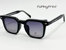 Cargar imagen en el visor de la galería, <div title='Genero UNISEX | Forma CUADRADO | Color NEGRO | COMPLETO | 140mmANCHOTOTAL | 48mmANCHODELENTE | 42mmALTURADELENTE | 23mmPUENTE | 146MM LONG' > FRED-3406SP C1 </div>