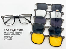 Cargar imagen en el visor de la galería, <div title='Genero UNISEX | Forma CUADRADO | Color GRIS | COMPLETO | 140mmANCHOTOTAL | 48mmANCHODELENTE | 42mmALTURADELENTE | 23mmPUENTE | 146MM LONGI' > FRED-3406SP C2 </div>