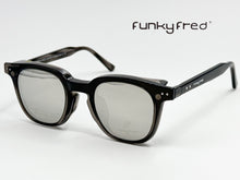 Cargar imagen en el visor de la galería, <div title='Genero UNISEX | Forma CUADRADO | Color GRIS | COMPLETO | 137mmANCHOTOTAL | 46mmANCHODELENTE | 42mmALTURADELENTE | 24mmPUENTE | 146MM LONGI' > FRED-3407SP C2 </div>