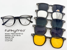 Cargar imagen en el visor de la galería, <div title='Genero UNISEX | Forma CUADRADO | Color GRIS | COMPLETO | 137mmANCHOTOTAL | 46mmANCHODELENTE | 42mmALTURADELENTE | 24mmPUENTE | 146MM LONGI' > FRED-3407SP C2 </div>