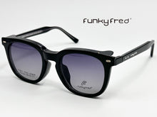 Cargar imagen en el visor de la galería, <div title='Genero UNISEX | Forma CUADRADO | Color NEGRO | COMPLETO | 145mmANCHOTOTAL | 52mmANCHODELENTE | 45mmALTURADELENTE | 22mmPUENTE | 145MM LONG' > FRED-3408SP C1 </div>