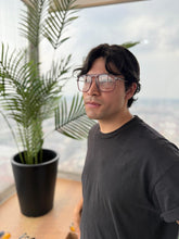 Cargar imagen en el visor de la galería, <div title='Genero UNISEX | Forma AVIADOR RECTANGULAR | Color ROSA | COMPLETO | 153mmANCHOTOTAL | 57mmANCHODELENTE | 47mmALTURADELENTE | 20mmPUENTE | 145mmLONGI' > FRED-FF3509SP C6 </div>