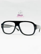 Cargar imagen en el visor de la galería, <div title='Genero UNISEX | Forma AVIADOR | Color NEGRO | COMPLETO | 141mmANCHOTOTAL | 54mmANCHODELENTE | 45mmALTURADELENTE | 15mmPUENTE | 145mmLONGITUDDEVARIL' > MLCHUNK06 C1 </div>