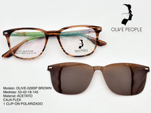 Cargar imagen en el visor de la galería, <div title='Genero UNISEX | Forma CUADRADO | Color CAFE | COMPLETO | 139mmANCHOTOTAL | 51mmANCHODELENTE | 40mmALTURADELENTE | 18mmPUENTE | 145MM LONGI' > OLIVE-028SP BROWN </div>