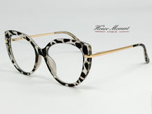 Cargar imagen en el visor de la galería, <div  title='Genero MUJER | Forma GATO  | Color CAREY DORADO  | COMPLETO | 138mmANCHOTOTAL | 52mmANCHODELENTE | 45mmALTURADELENTE | 18mmPUENTE | 141mmLONGITUDDEVAR' > 95336 C7 </div>
