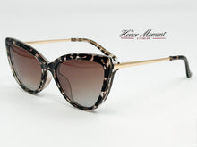 Cargar imagen en el visor de la galería, <div  title='Genero MUJER | Forma GATO  | Color CAREY DORADO  | COMPLETO | 136mmANCHOTOTAL | 53mmANCHODELENTE | 42mmALTURADELENTE | 18mmPUENTE | 143mmLONGITUDDEVAR' > 95658 C3 </div>
