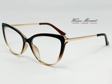 Cargar imagen en el visor de la galería, <div  title='Genero MUJER | Forma GATO  | Color CAFÉ DORADO  | COMPLETO | 136mmANCHOTOTAL | 53mmANCHODELENTE | 42mmALTURADELENTE | 18mmPUENTE | 143mmLONGITUDDEVARI' > 95658 C8 </div>
