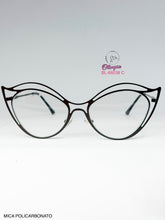 Cargar imagen en el visor de la galería, <div  title='Genero MUJER | Forma GATO  | Color CAFE   | COMPLETO | 146mmANCHOTOTAL | 54mmANCHODELENTE | 45mmALTURADELENTE | 20mmPUENTE | 140mmLONGITUDDEVARILLA | ' > BL-66038 C </div>
