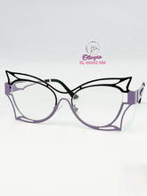 Cargar imagen en el visor de la galería, <div  title='Genero MUJER | Forma GATO  | Color MORADO NEGRO  | COMPLETO | 142mmANCHOTOTAL | 52mmANCHODELENTE | 42mmALTURADELENTE | 19mmPUENTE | 140mmLONGITUDDEVAR' > BL-66042 NM </div>
