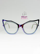 Cargar imagen en el visor de la galería, <div  title='Genero  | Forma MUJER GATO | Color  MORADO ROSA |  | COMPLETOmmANCHOTOTAL | 140mmANCHODELENTE | 50mmALTURADELENTE | 15mmPUENTE | 140mmLONGITUDDEVARILL' > BL-66056 C1 </div>
