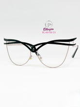 Cargar imagen en el visor de la galería, <div  title='Genero  | Forma MUJER GATO | Color  MORADO NEGRO |  | COMPLETOmmANCHOTOTAL | 140mmANCHODELENTE | 54mmALTURADELENTE | 14mmPUENTE | 140mmLONGITUDDEVARIL' > BL-66108 C3 </div>
