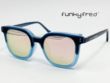 Cargar imagen en el visor de la galería, <div  title='Genero UNISEX | Forma CUADRADO  | Color AZUL   | COMPLETO | 150mmANCHOTOTAL | 50mmANCHODELENTE | 45mmALTURADELENTE | 24mmPUENTE | 146MM LONGI' > FRED-3402SP C2 </div>
