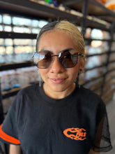 Cargar imagen en el visor de la galería, <div  title='Genero UNISEX | Forma CUADRADO  | Color GRIS   | COMPLETO | 137mmANCHOTOTAL | 50mmANCHODELENTE | 45mmALTURADELENTE | 21mmPUENTE | 145MMLONGITUDDEVARIL' > MAX-MEN-146 C4 </div>
