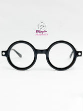 Cargar imagen en el visor de la galería, <div  title='Genero MUJER | Forma REDONDO  | Color BLANCO NEGRO  | COMPLETO | 146mmANCHOTOTAL | 44mmANCHODELENTE | 45mmALTURADELENTE | 25mmPUENTE | 145mmLONGITUDDE' > ML56003 C1 </div>
